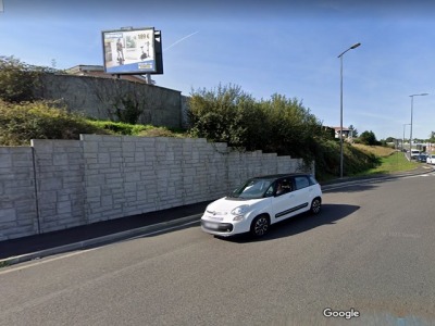 panneau affichage publicitaire B890A
5 rue de l'Avenir  Quartier Moura - TARNOS
Tout droit Bayonne - à droite Ondres / Labenne