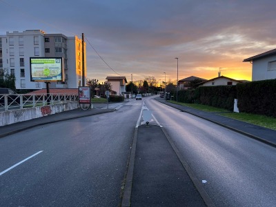 panneau affichage publicitaire L632D
Centre Commercial de Bahinos Rue de Bahinos - Anglet