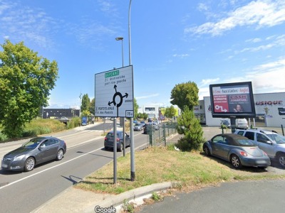 panneau affichage publicitaire L272I
Parking magasin Betbeder - Le Forum - BAYONNE