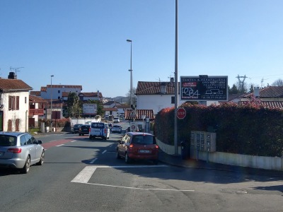 panneau affichage publicitaire L962B
Quartier Kéchiloa1 Impasse Rodrigo - URRUGNE
D'Urrugne vers St Jean de Luz