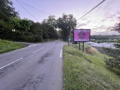 panneau affichage publicitaire G280B
Route d'Ustaritz - Quartier de la gare - VILLEFRANQUE
En direction de Bayonne