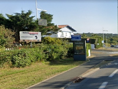 panneau affichage publicitaire P153C
99 AVENUE DE LA MILADY - BIARRITZ