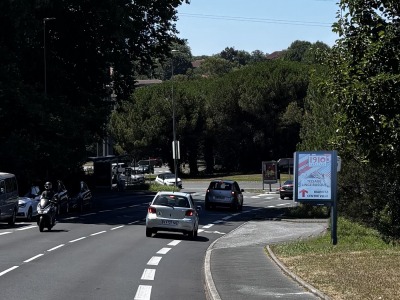 panneau affichage publicitaire S1076F
16 avenue Jean Darrigrand - BAYONNE