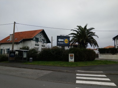 panneau affichage publicitaire L490B
94, rue des 5 Cantons - ANGLET
En direction de Bayonne, Anglet, Biarritz