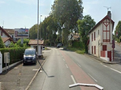 panneau affichage publicitaire L962A
Quartier Kéchiloa 1 Impasse Rodrigo - URRUGNE
Du centre ville St Jean de Luz vers Urrugne