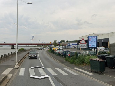 panneau affichage publicitaire S1079G
82 avenue du Capitaine Resplandy - BAYONNE