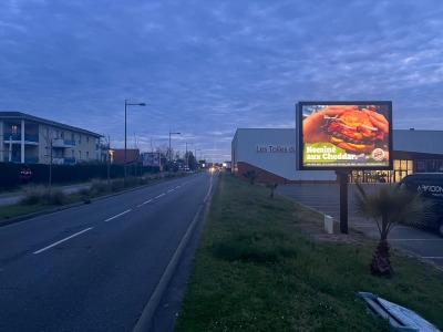 panneau affichage publicitaire L1045G
447 AVENUE CORPS FRANC POMMIERS - SAINT PIERRE DU MONT // MONT DE MARSAN
