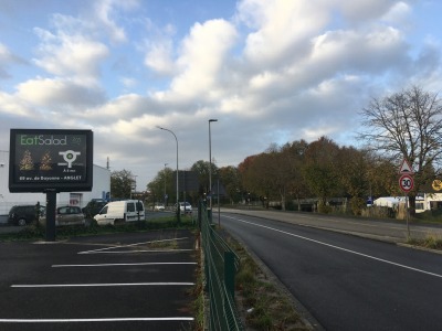 panneau affichage publicitaire L272D
Parking magasin Betbeder - Le Forum - BAYONNE