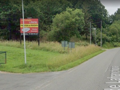 panneau affichage publicitaire G151A
Z.I. Jalday - 11 Av de Lahalchipia - SAINT JEAN DE LUZ
En direction de St Jean de Luz