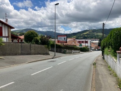 panneau affichage publicitaire L1037A
39 RUE HAPETENIA - HENDAYE